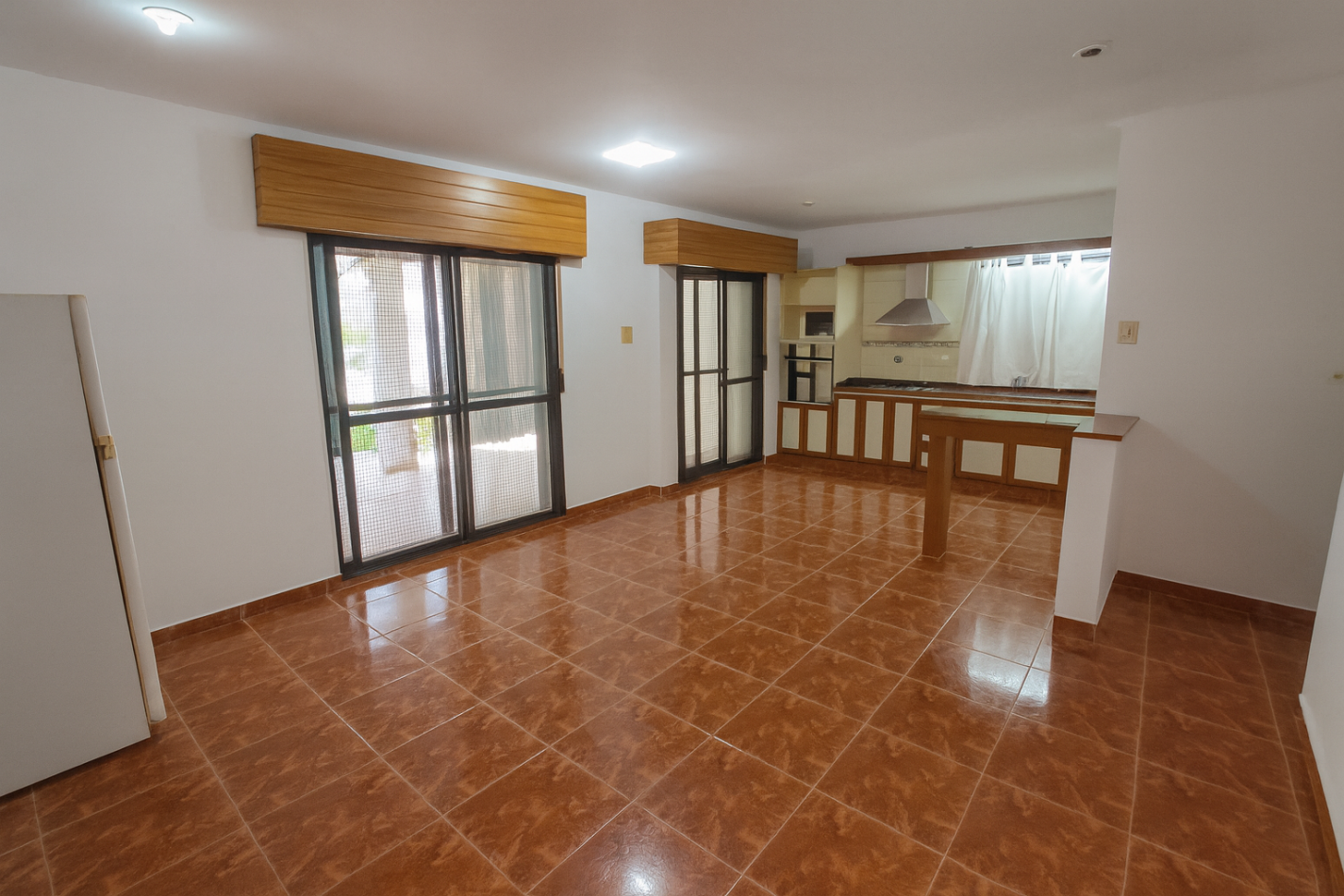 CASA 5 AMBIENTES EN DOS PLANTAS - SAN ANDRES