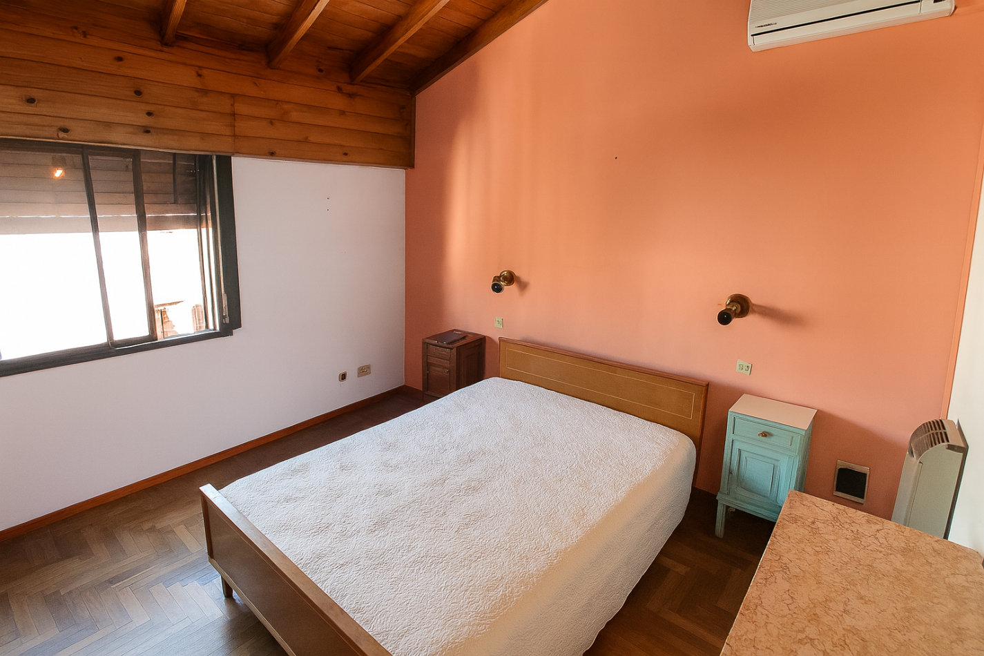 CASA 5 AMBIENTES EN DOS PLANTAS - SAN ANDRES