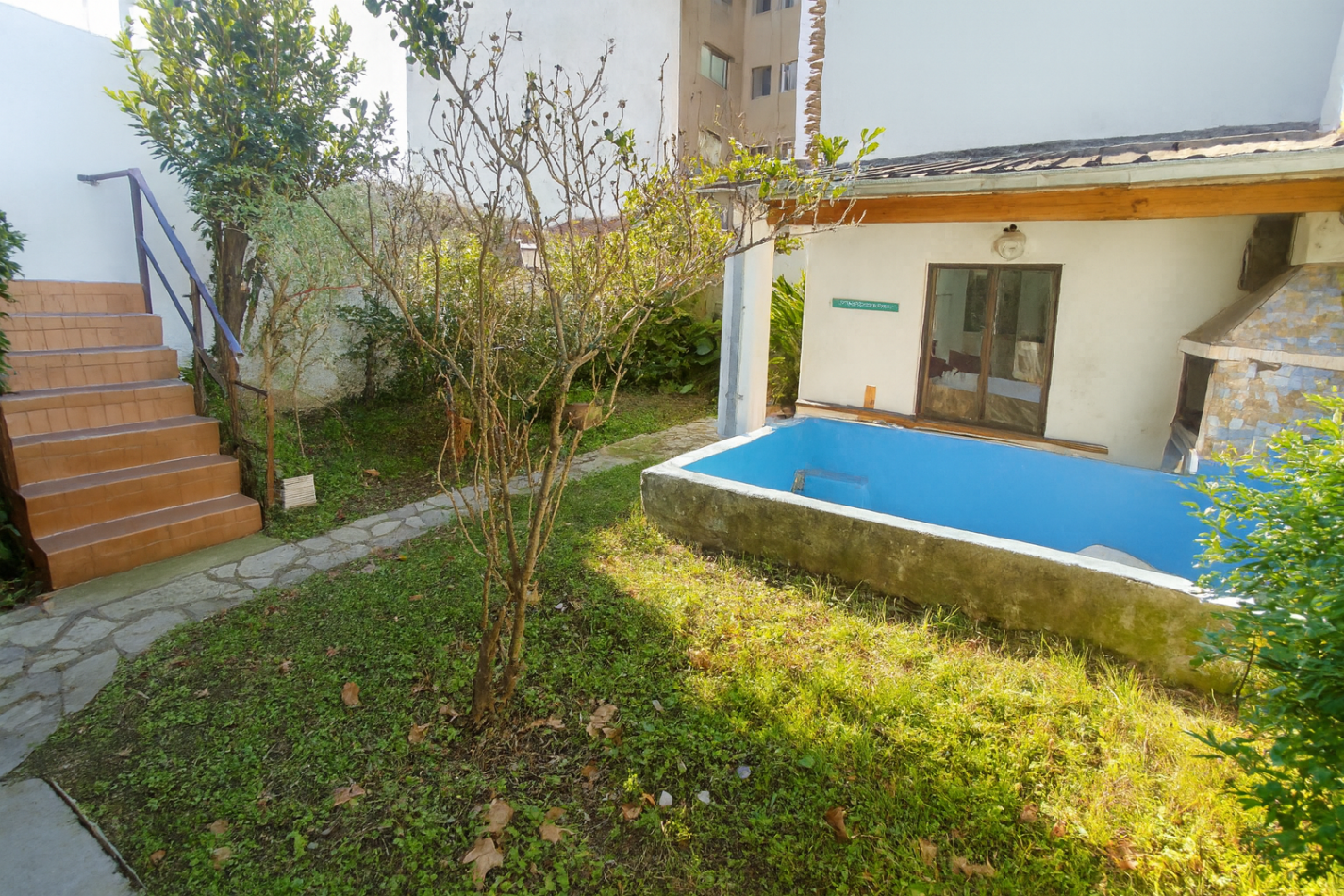 CASA 5 AMBIENTES EN DOS PLANTAS - SAN ANDRES