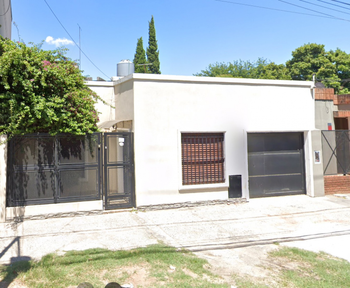 Casa 4 ambientes en Jose Leon Suarez