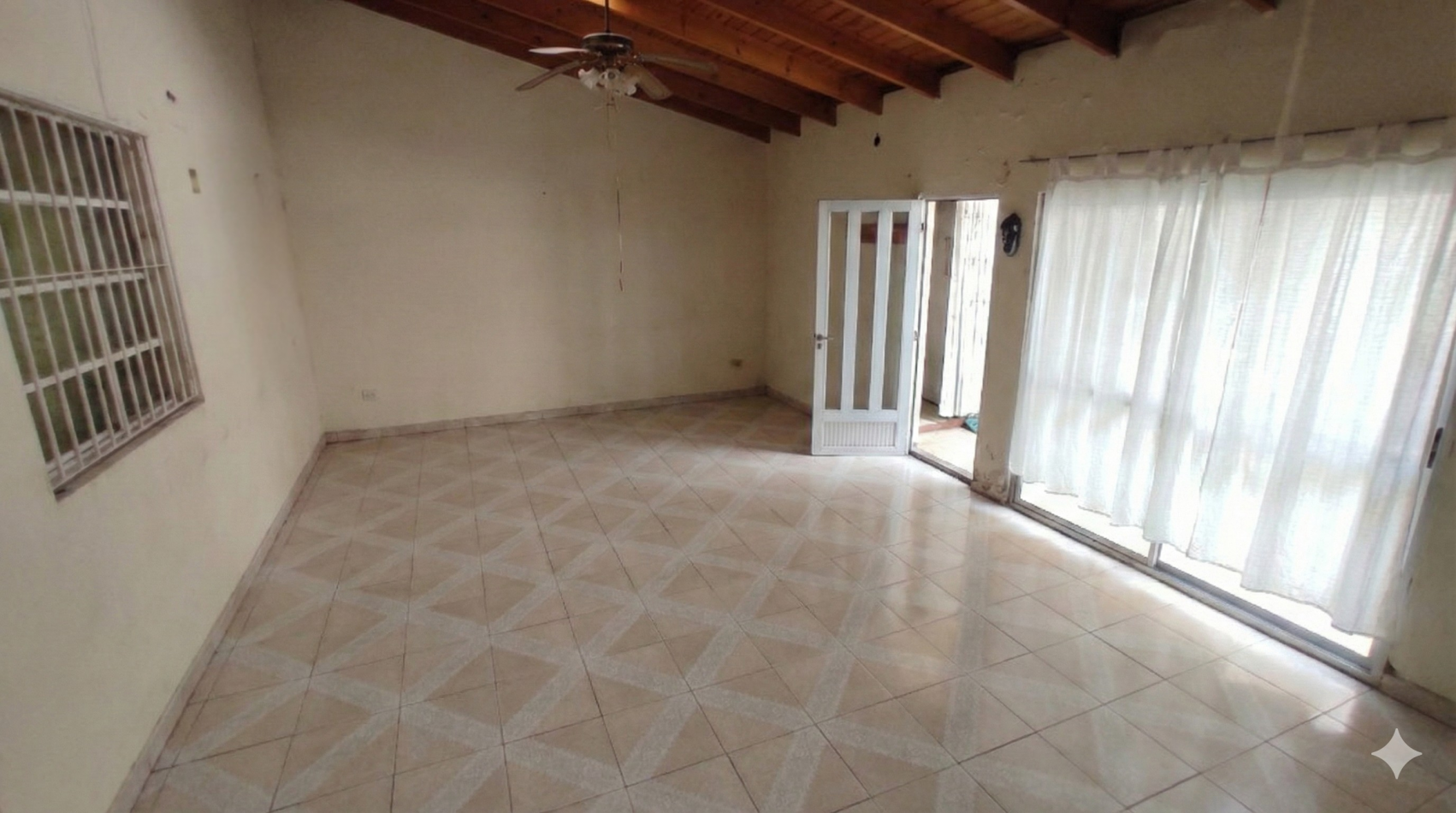 Casa de 4 ambientes en Monte Castro