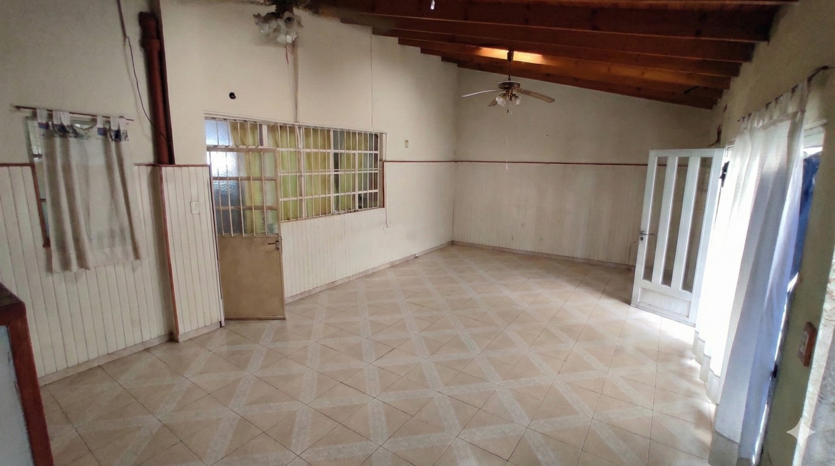 Casa de 4 ambientes en Monte Castro